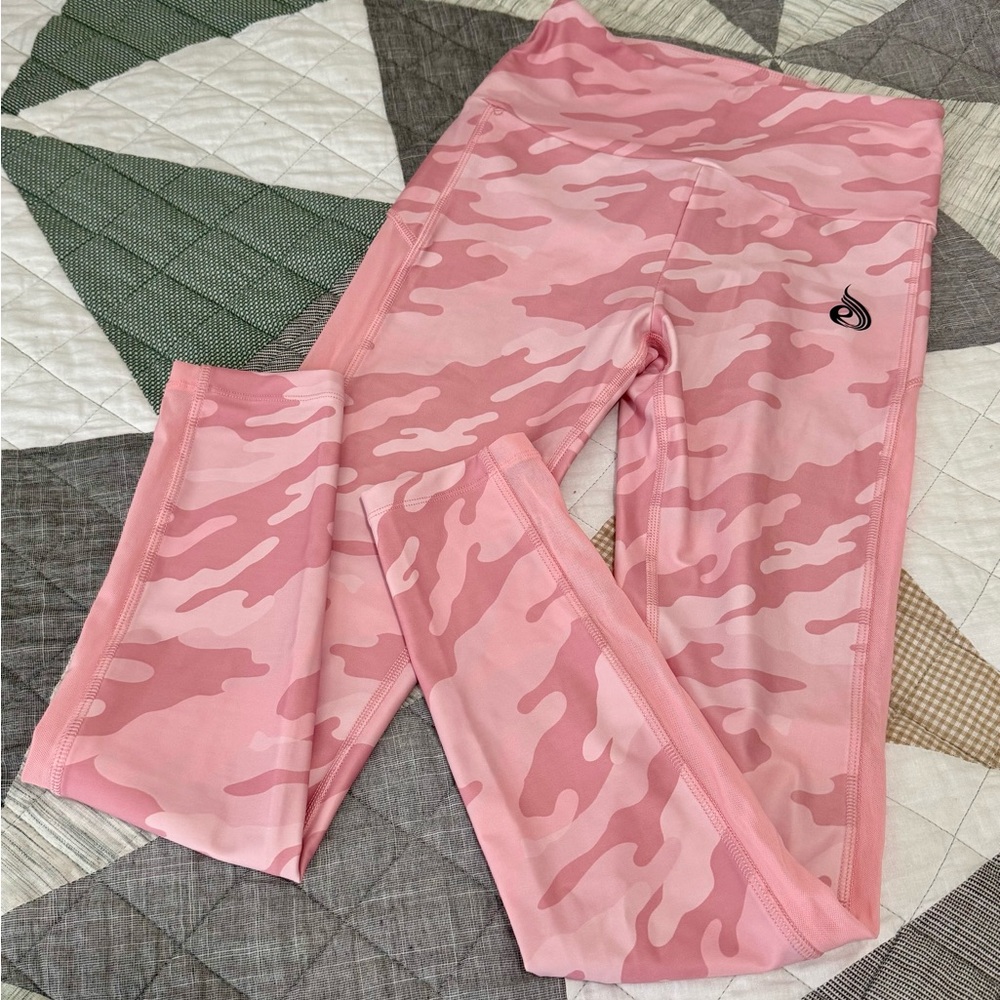 Ryderwear Pink Camo Leggings Form-Fitting Athletic Bottoms